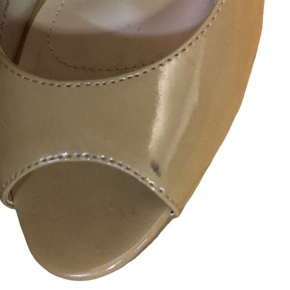 TAHARI | Tan Heels | Size 7 - Picture 3 of 12